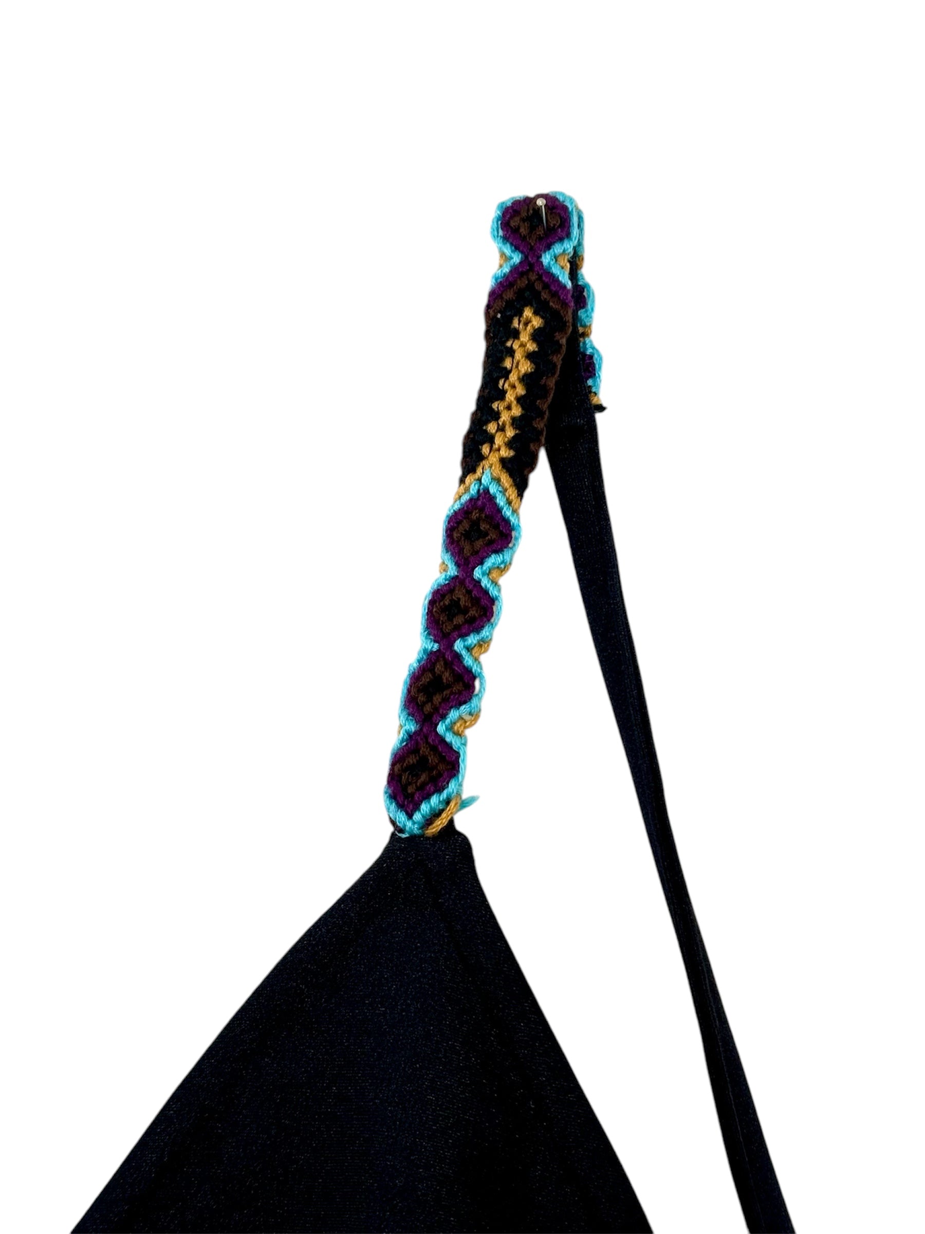 Loveless Triangle Black